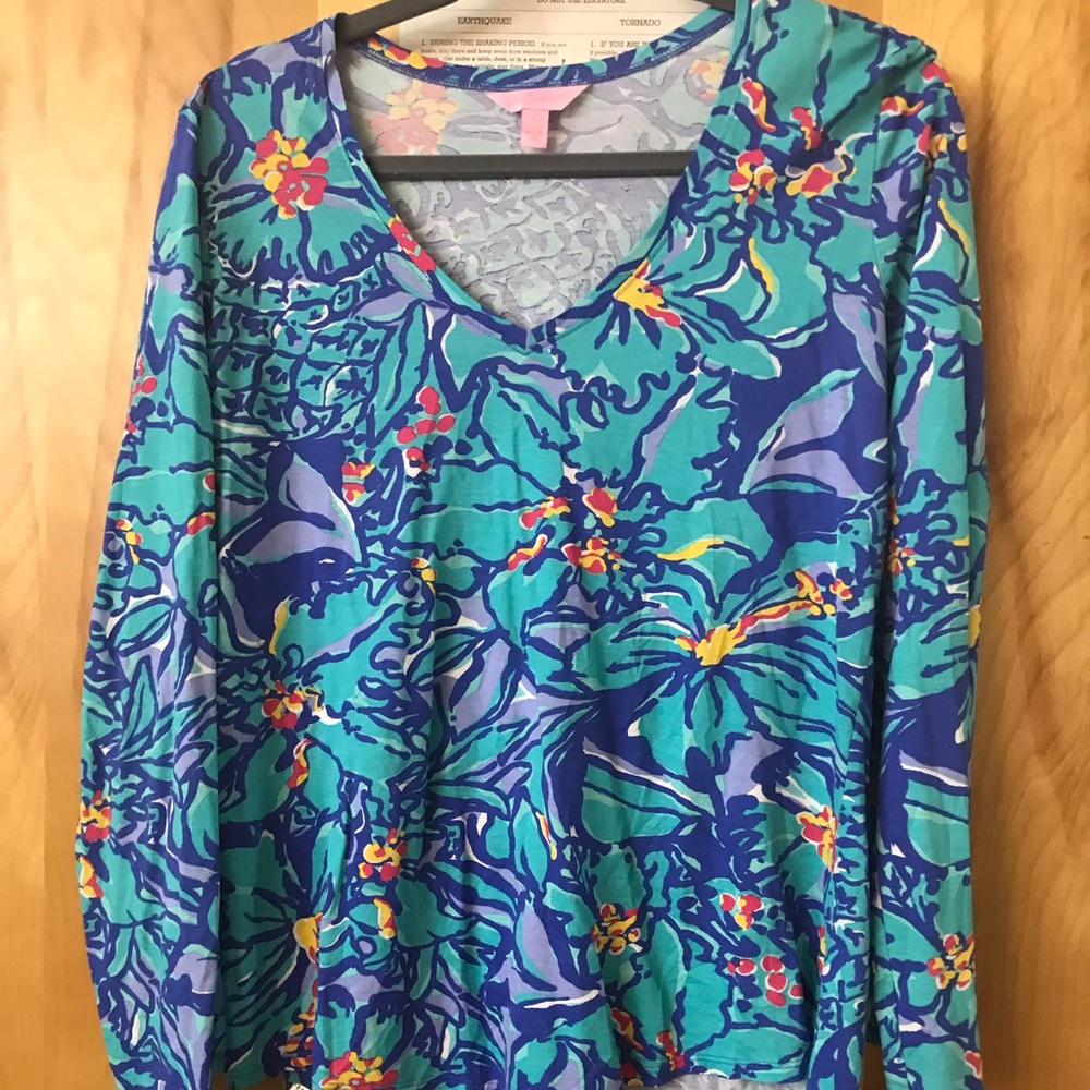 Lilly Pulitzer Hawaiian print floral long sleeve